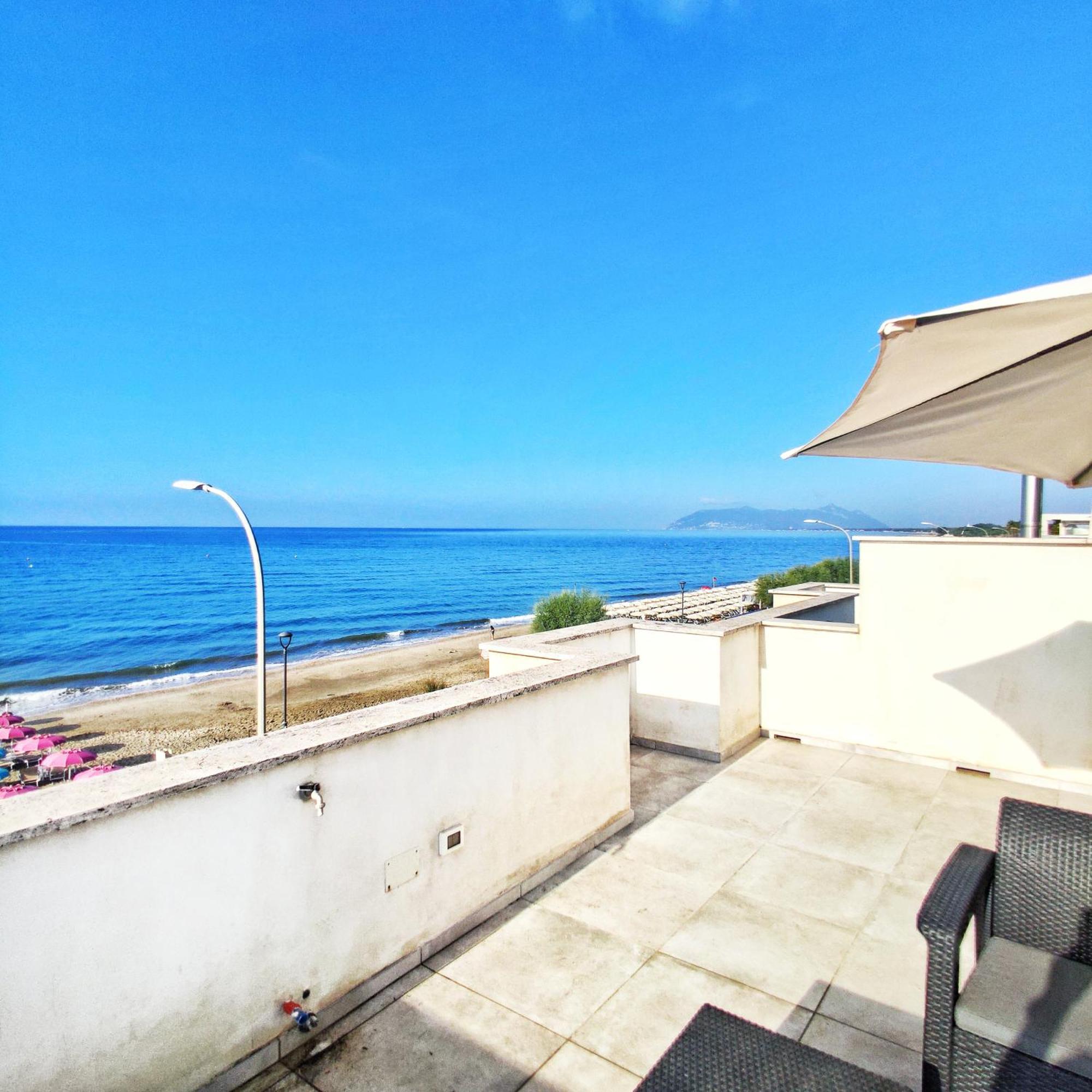 Piccolo Hotel Terracina Exterior photo