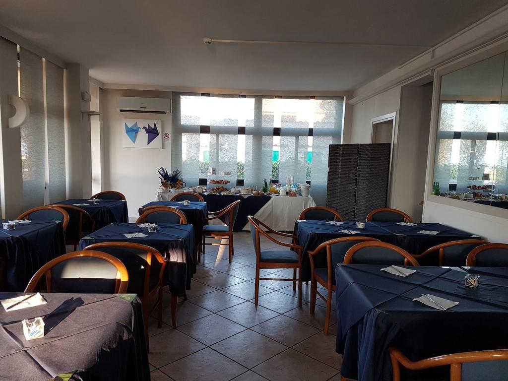 Piccolo Hotel Terracina Exterior photo