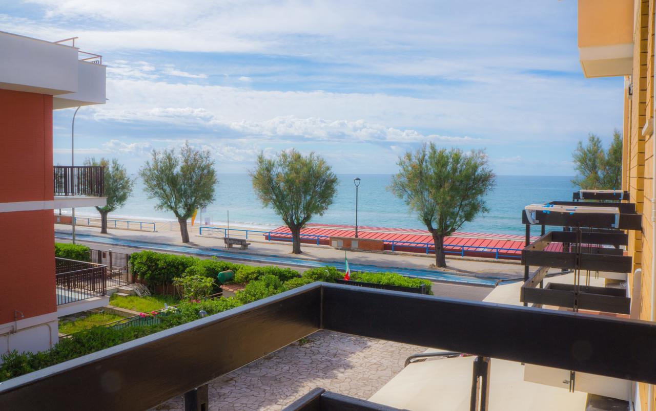 Piccolo Hotel Terracina Exterior photo